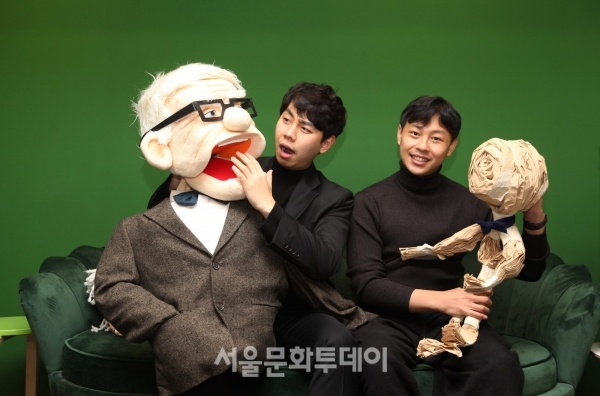 ▲(왼쪽부터)‘예술도서관’문승현·박두환 대표 ⓒ김재성 작가